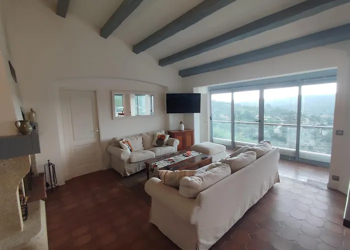 아파트 Les Reflets Du *